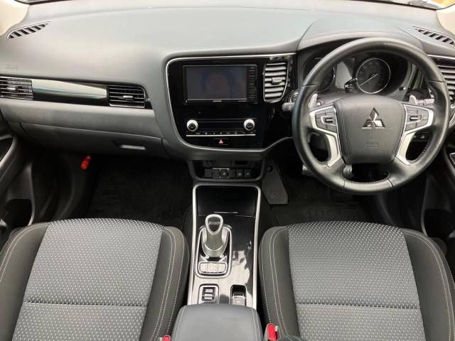 Mitsubishi OUTLANDER PHEV 2019-09 23055-1