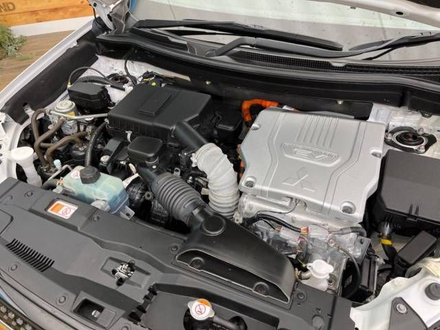 Mitsubishi OUTLANDER PHEV 2019-09 23055-18
