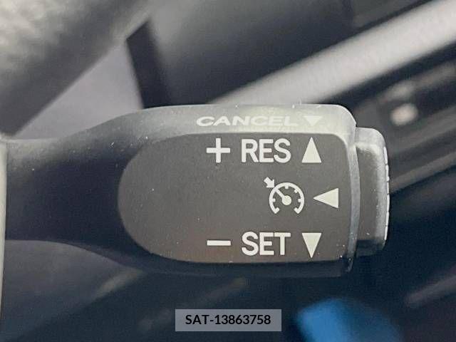 Toyota NOAH 2020-12 321674-6