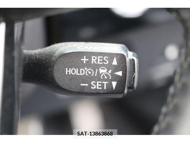Toyota PRIUS 2019-04 350764-6