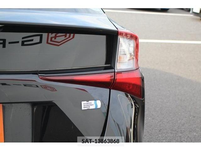 Toyota PRIUS 2019-04 350764-13