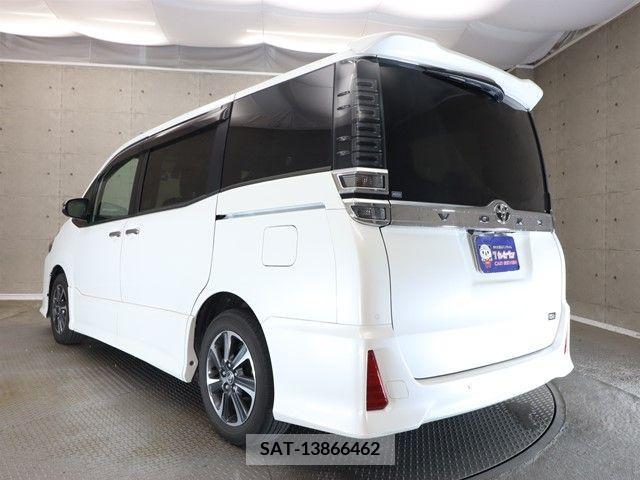 Toyota VOXY 2020-11 370402-22