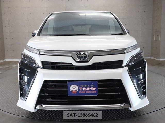 Toyota VOXY 2020-11 370402-19