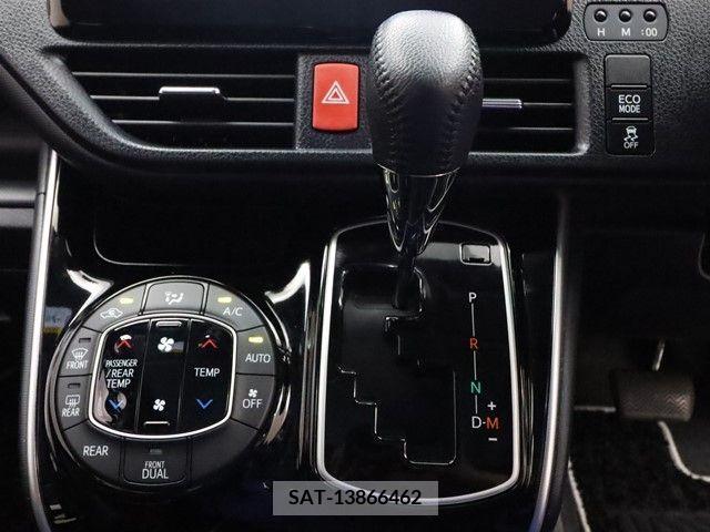 Toyota VOXY 2020-11 370402-10