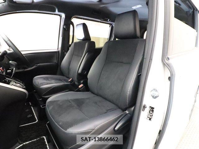 Toyota VOXY 2020-11 370402-4