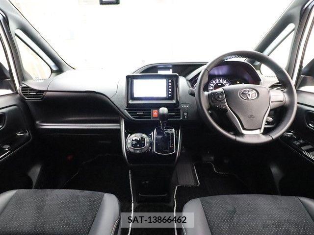 Toyota VOXY 2020-11 370402-2