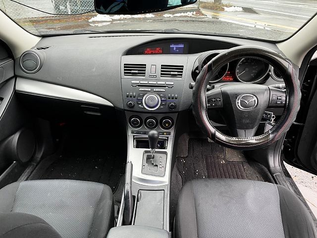 Mazda AXELA 2011-03 186669-1