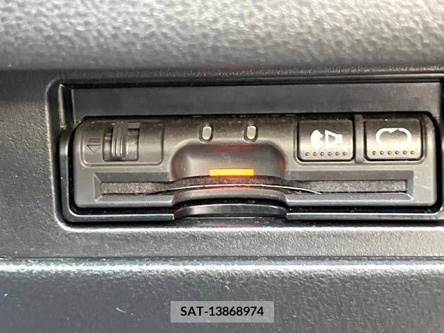 Nissan JUKE 2014-06 386524-5