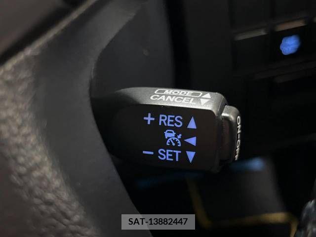 Toyota VELLFIRE 2017-10 337434-7