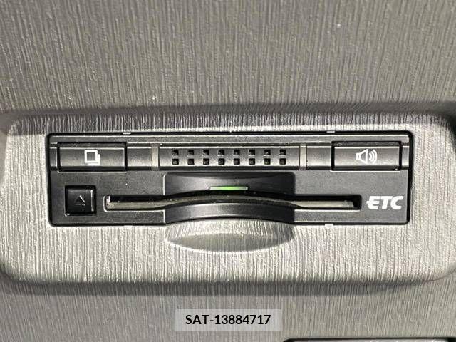 Toyota PRIUS ALPHA 2011-07 384130-4