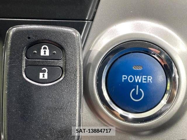 Toyota PRIUS ALPHA 2011-07 384130-6