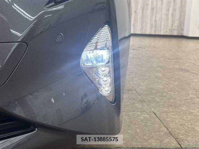 Toyota PRIUS 2016-06 345167-14