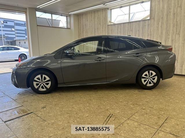 Toyota PRIUS 2016-06 345167-22
