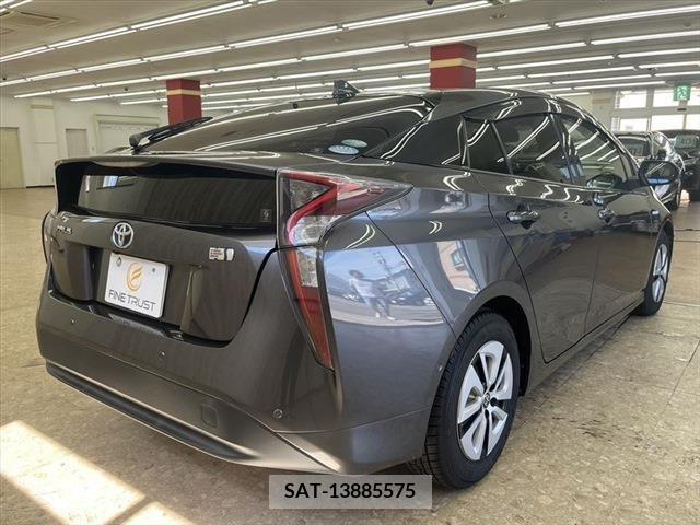 Toyota PRIUS 2016-06 345167-20