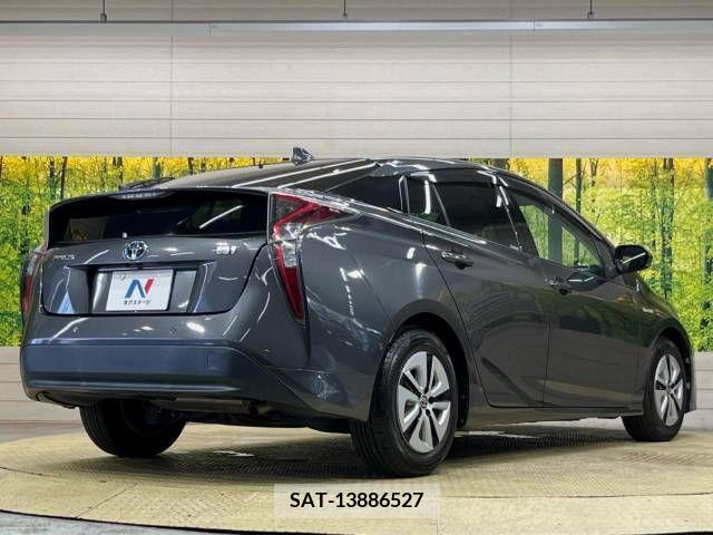 Toyota PRIUS 2016-07 366451-17