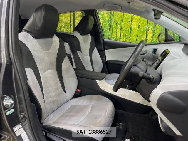 Toyota PRIUS 2016-07 366451-8