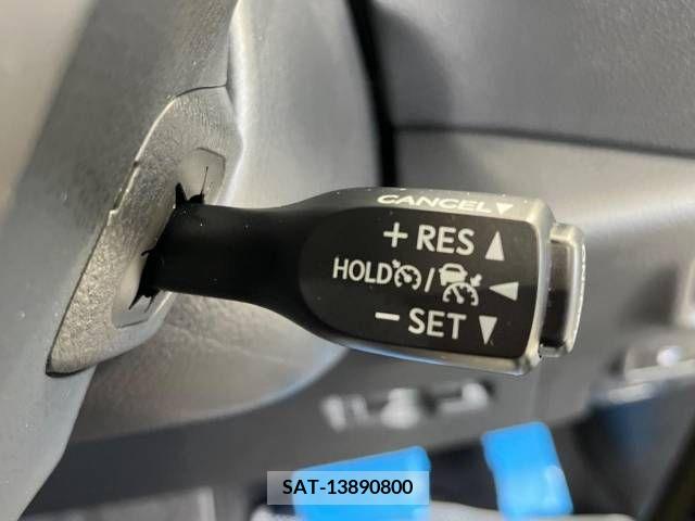 Toyota C-HR 2019-08 396049-4