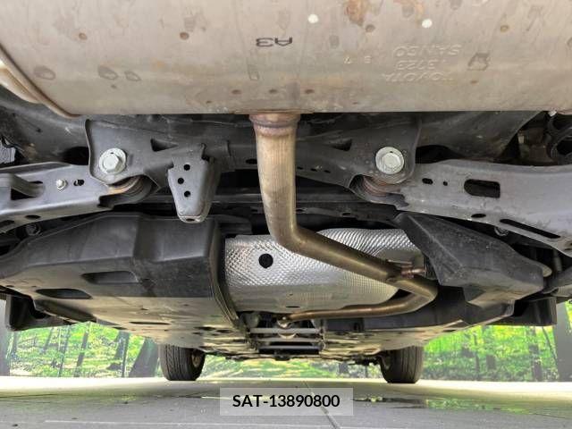 Toyota C-HR 2019-08 396049-19
