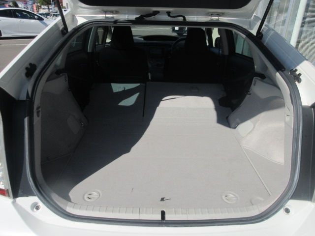 Toyota PRIUS 2014-09 18803-9