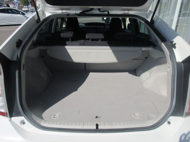 Toyota PRIUS 2014-09 18803-8