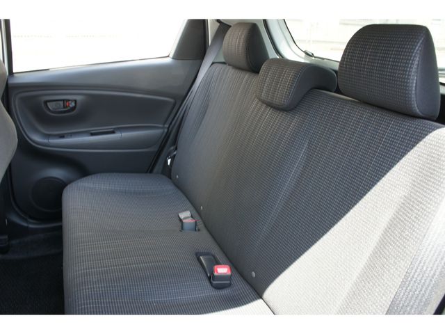 Toyota VITZ 2016-04 5573-8