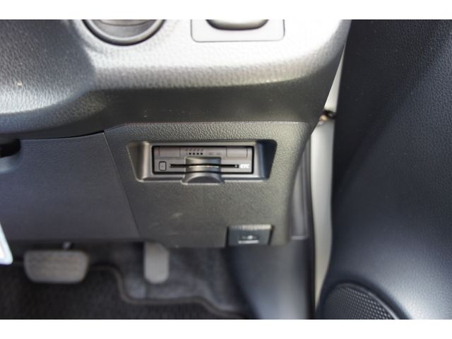 Toyota VITZ 2016-04 5573-15
