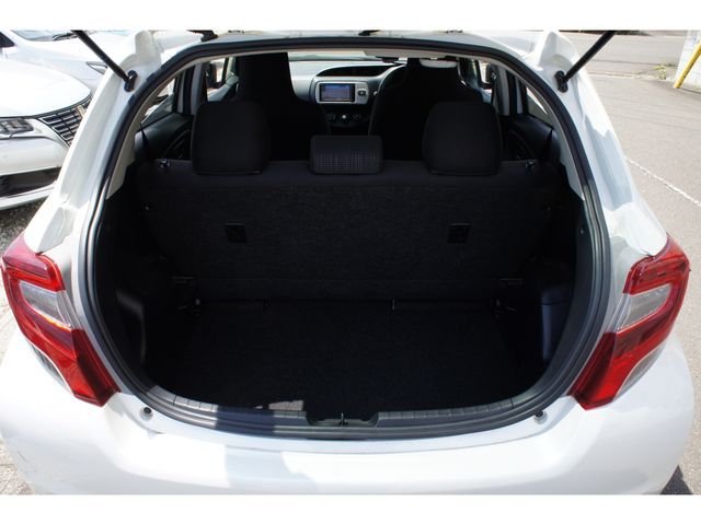 Toyota VITZ 2016-04 5573-9
