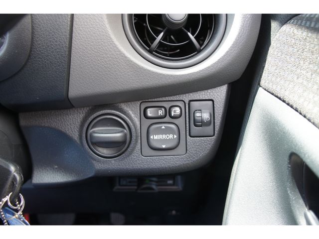 Toyota VITZ 2016-04 5573-14