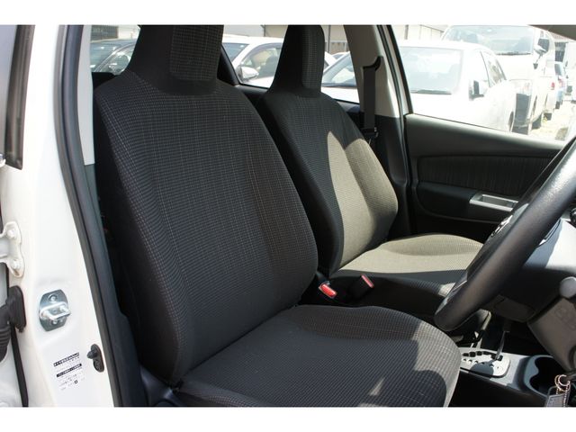Toyota VITZ 2016-04 5573-4