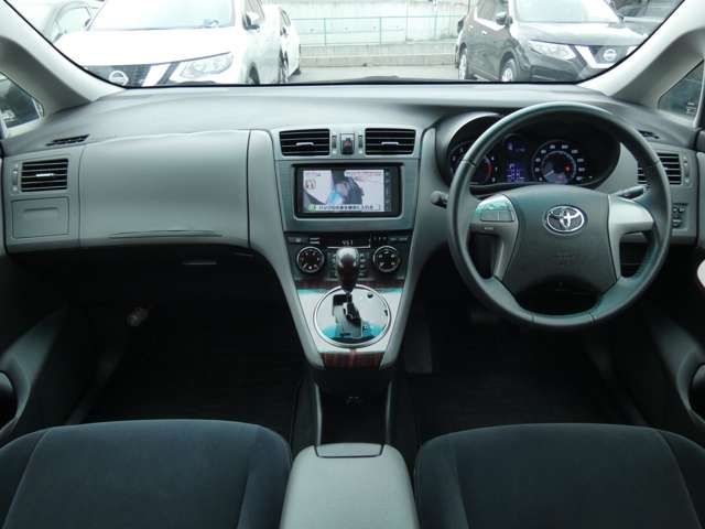 Toyota MARK X ZIO 2012-01 186109-1