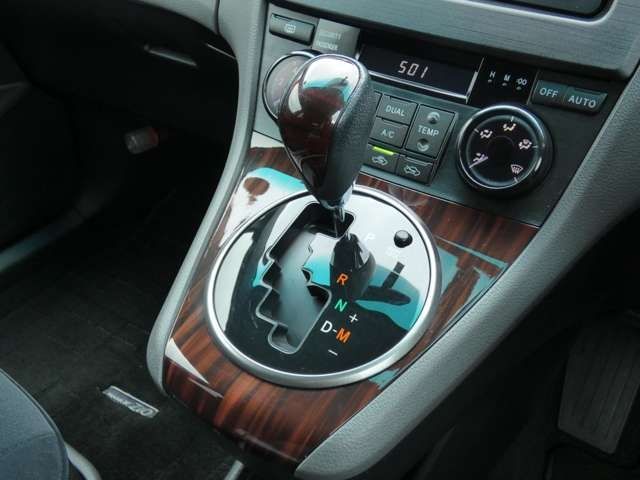 Toyota MARK X ZIO 2012-01 186109-15