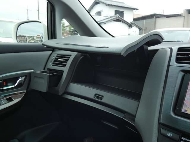 Toyota MARK X ZIO 2012-01 186109-18