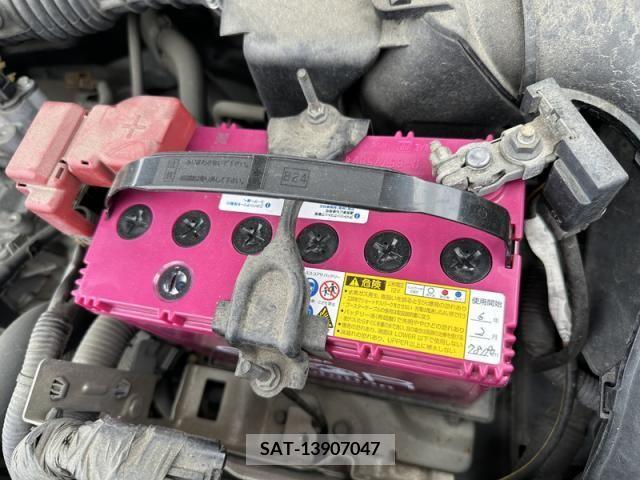 Nissan JUKE 2011-07 274059-14
