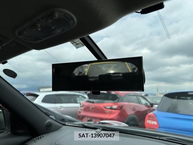 Nissan JUKE 2011-07 274059-21