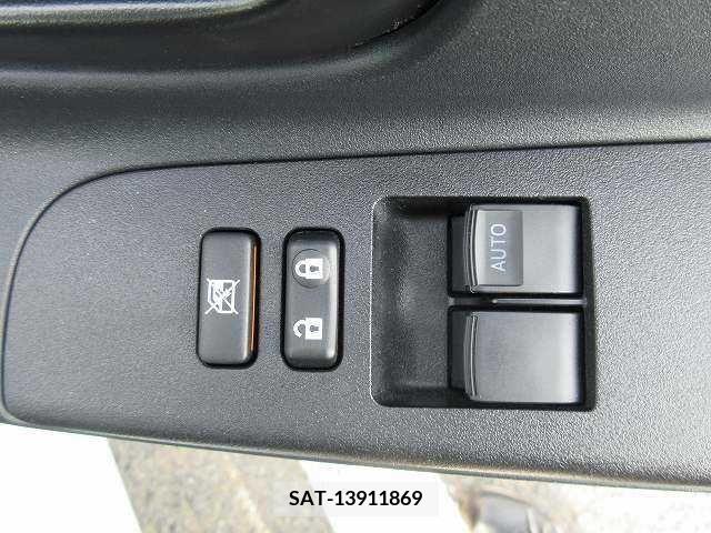 Toyota VITZ 2018-03 200479-10