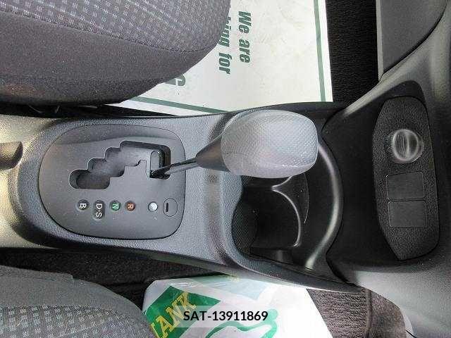 Toyota VITZ 2018-03 200479-7