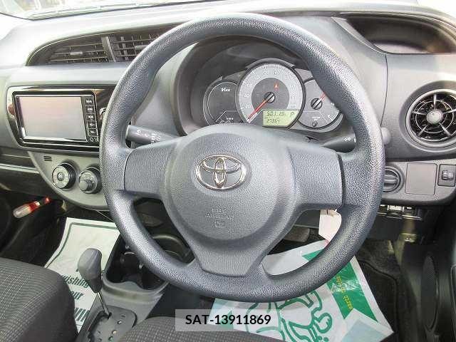 Toyota VITZ 2018-03 200479-2