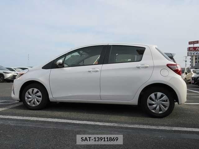 Toyota VITZ 2018-03 200479-16