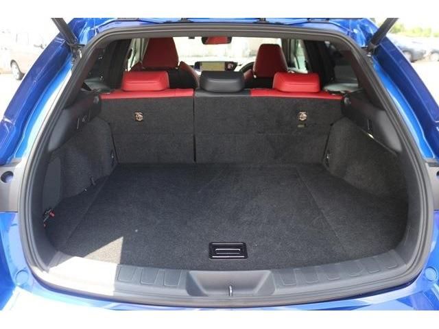 Lexus UX 2019-04 25266-9