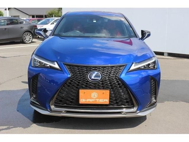 Lexus UX 2019-04 25266-1