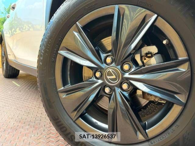 Lexus UX 2019-09 391955-17