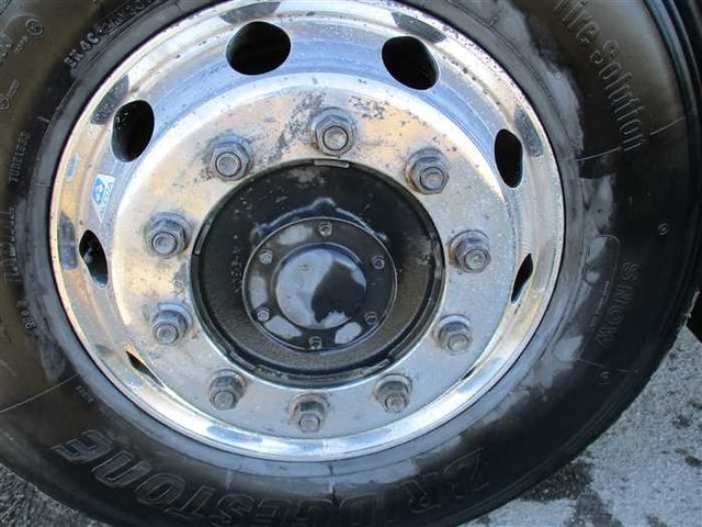 Nissan QUON 2011-03 1150-12