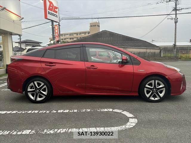 Toyota PRIUS 2016-07 283049-10
