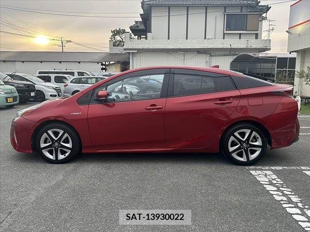 Toyota PRIUS 2016-07 283049-11