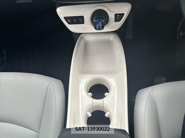 Toyota PRIUS 2016-07 283049-24