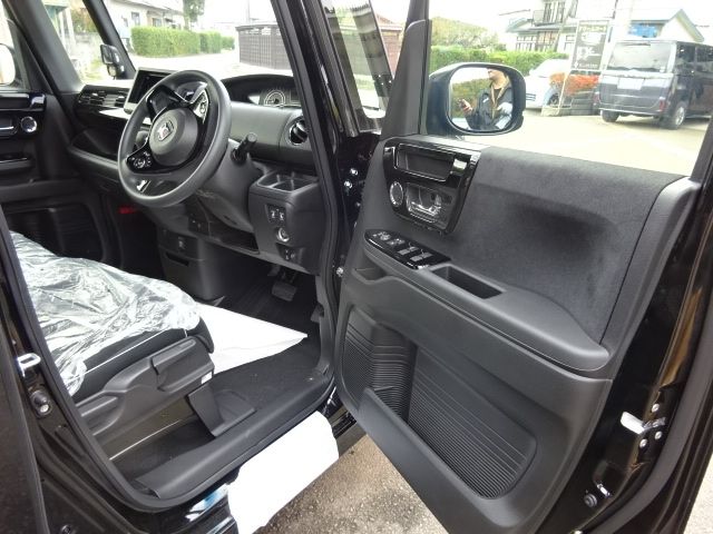 Honda N BOX CUSTOM 2023-09 196233-9