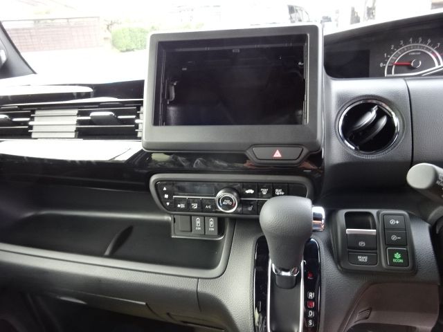 Honda N BOX CUSTOM 2023-09 196233-10