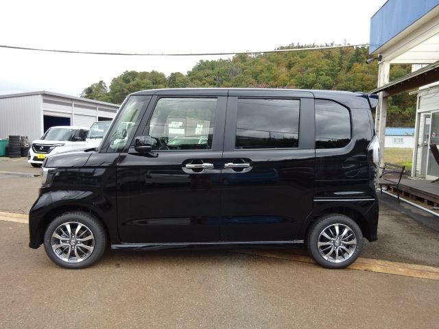 Honda N BOX CUSTOM 2023-09 196233-4