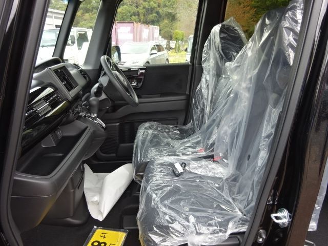 Honda N BOX CUSTOM 2023-09 196233-6