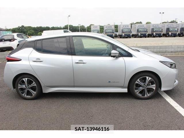 Nissan LEAF 2020-03 345899-10